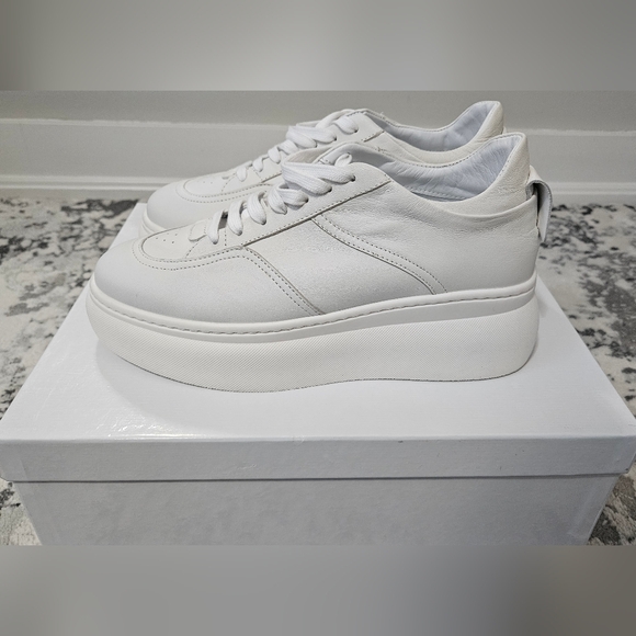 La Canadienne Brea Leather Sneaker Sz 41 NWT - Picture 3 of 8